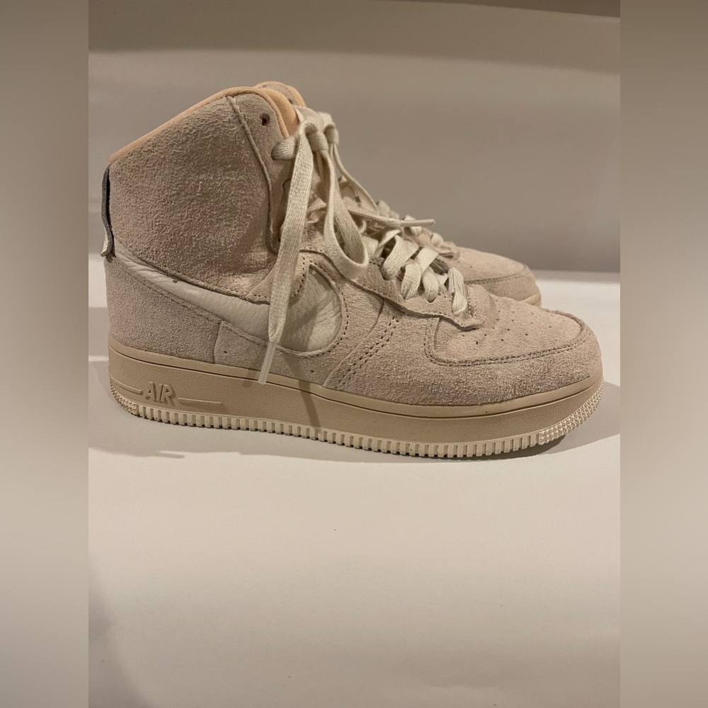NIKE AIR FORCE ONES women’s (7.5) LIKE NEW